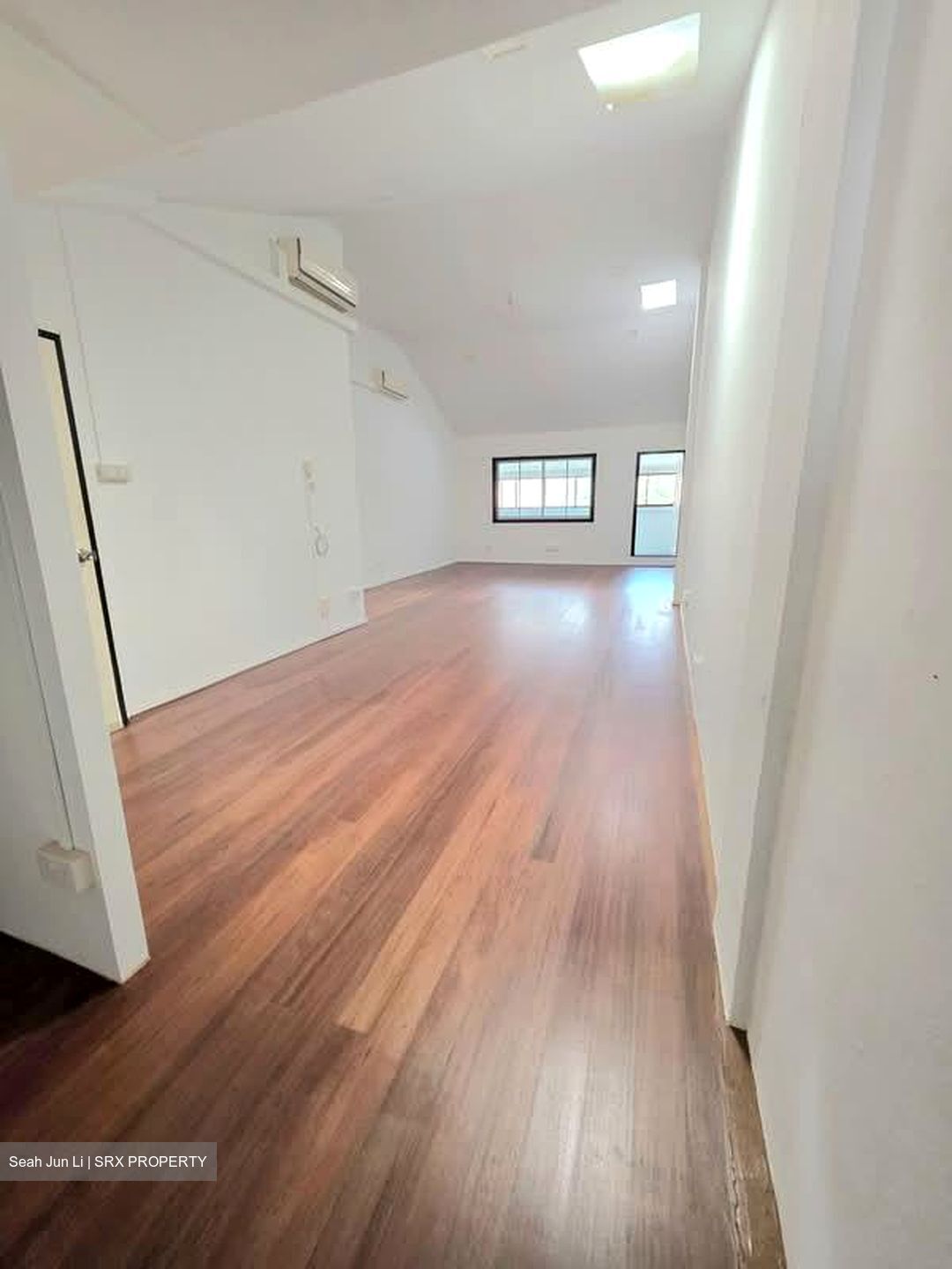 Rowell Road (D8), Shop House #542660801